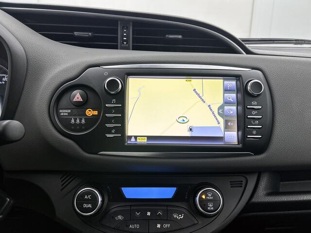 Toyota YARIS 1.5 VVT-i Aspiration | Navigatie | Cruise Control | Climate Control | Parkeersensoren Achter | Achteruitrijcamera | Bluetooth | Elektrische ramen voor |