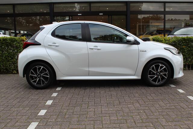 Toyota YARIS 1.5 Hybrid First Edition | Rijklaar | Apple/Android | Bluetooth | Adap. Cruise. | DAB+ | Clima | Camera