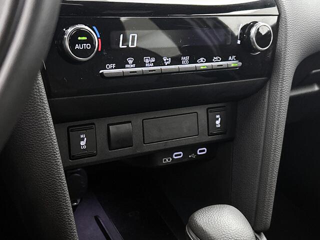 Toyota YARIS Cross 1.5 Hybrid 115 Dynamic Comfort Pack | BTW voertuig | Dodehoek detectie | Stoel+stuurverwarming | Parkeersensoren voor+achter | Draadloze telefoonlader | Navigatie | Apple CarPlay/Android Auto | Cruise Control Adaptive |