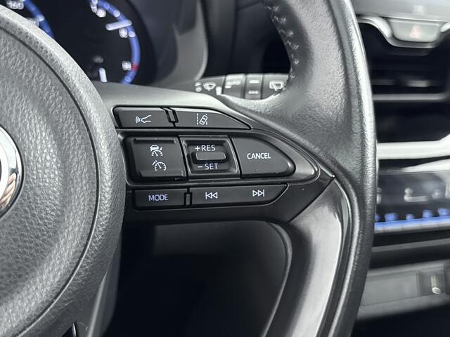 Toyota YARIS Cross 1.5 Hybrid Adventure | Pano Dak | Parkeersensoren V+A | Blindspot | Stoelverwarming |