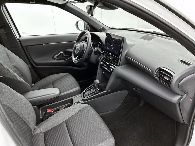 Toyota YARIS Cross 1.5 Hybrid 115 First Edition Comfort Pack | Dealer onderhouden | Stoel+stuurverwarming | Dodehoek detectie | parkeersensoren voor+achter | Navigatie | Climate Control | Cruise Control Adaptive | 1 sleutel aanwezig