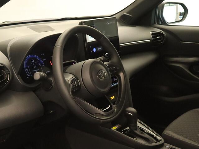 Toyota YARIS Cross 1.5 Hybrid 130 Dynamic - NIEUWE AUTO DIRECT UIT VOORRAAD LEVERBAAR - DODEHOEKDETECTIE - APPLE CARPLAY/ ANDROID AUTO - PARKEERSENSOREN VOOR/ACHTER - CLIMATE CONTROL - VOORRUITVERWARMING - STUURVERWARMING - STOELVERWARMING - ADAPTIEVE CRUISE CONTROL - CAMERA - DAB AUDIO