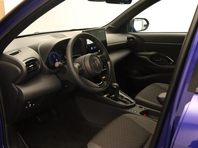 Toyota YARIS Cross 1.5 Hybrid 130 Dynamic - NIEUWE AUTO DIRECT UIT VOORRAAD LEVERBAAR - DODEHOEKDETECTIE - APPLE CARPLAY/ ANDROID AUTO - PARKEERSENSOREN VOOR/ACHTER - CLIMATE CONTROL - VOORRUITVERWARMING - STUURVERWARMING - STOELVERWARMING - ADAPTIEVE CRUISE CONTROL - CAMERA - DAB AUDIO