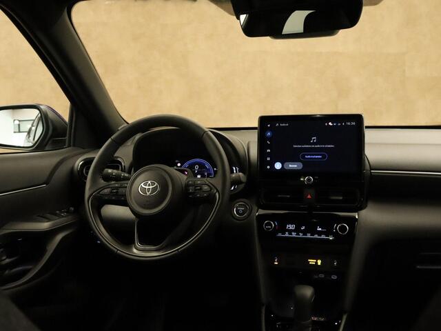 Toyota YARIS Cross 1.5 Hybrid 130 Dynamic - NIEUWE AUTO DIRECT UIT VOORRAAD LEVERBAAR - DODEHOEKDETECTIE - APPLE CARPLAY/ ANDROID AUTO - PARKEERSENSOREN VOOR/ACHTER - CLIMATE CONTROL - VOORRUITVERWARMING - STUURVERWARMING - STOELVERWARMING - ADAPTIEVE CRUISE CONTROL - CAMERA - DAB AUDIO