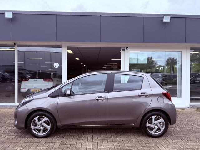 Toyota YARIS 1.5 Hybrid Dynamic Navi Cruisecontrol LM velgen