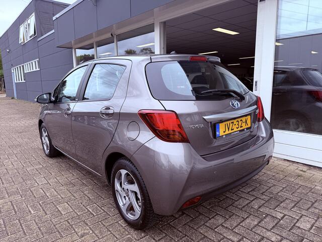 Toyota YARIS 1.5 Hybrid Dynamic Navi Cruisecontrol LM velgen
