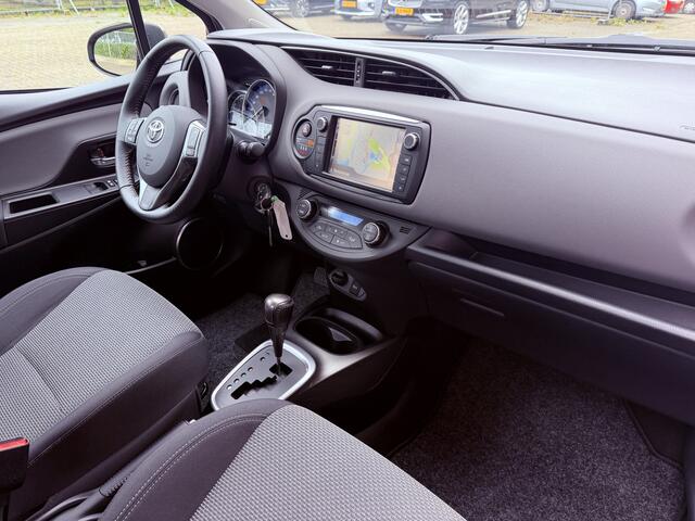 Toyota YARIS 1.5 Hybrid Dynamic Navi Cruisecontrol LM velgen
