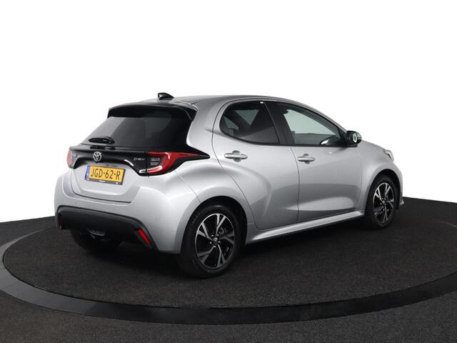 Toyota YARIS 1.5 Hybrid 115 Dynamic | Stoelverwarming | Stuurwiel verwarming | Parkeer sensoren |