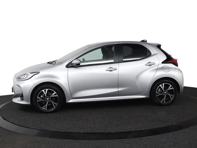 Toyota YARIS 1.5 Hybrid 115 Dynamic | Stoelverwarming | Stuurwiel verwarming | Parkeer sensoren |