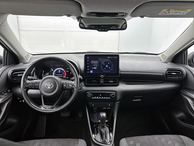 Toyota YARIS 1.5 Hybrid 115 Dynamic | Comfort Pack | PDC | Stuur-Stoelverwarming | Apple CarPlay / Android Auto (Navigatie) |