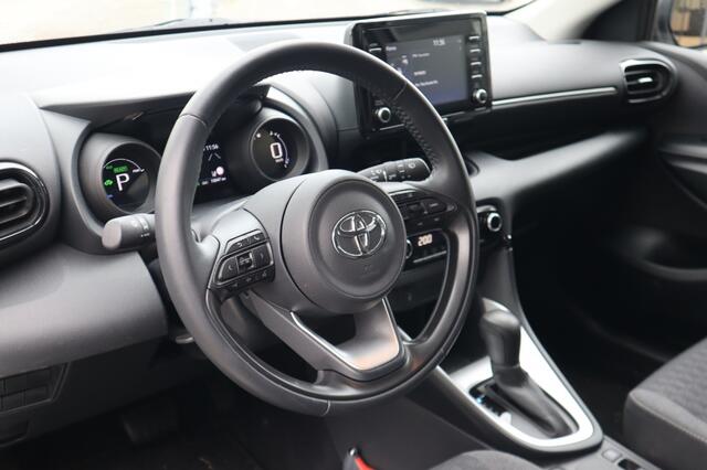 Toyota YARIS 1.5 Hybrid Dynamic Limited | Stoelverwarming | Keyless | 17 inch | All Seasons
