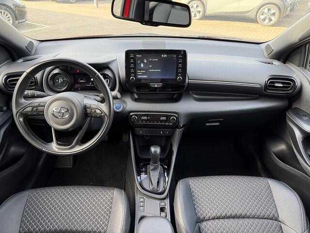 Toyota YARIS 1.5 Hybrid Executive **TREKHAAK/ STOELVERWARMING/ APPLE CARPLAY**