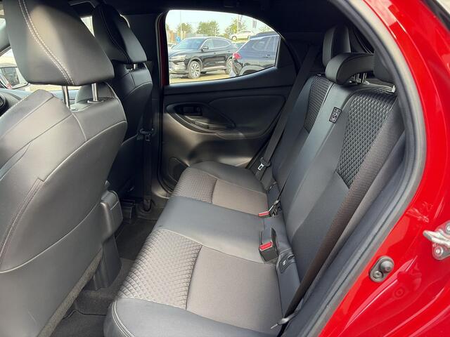 Toyota YARIS 1.5 Hybrid Executive **TREKHAAK/ STOELVERWARMING/ APPLE CARPLAY**