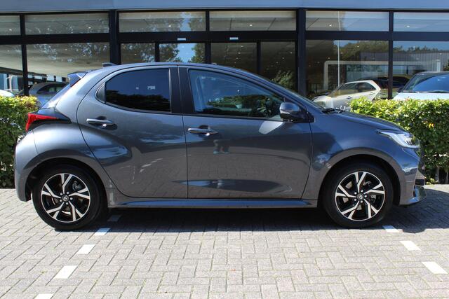 Toyota YARIS 1.5 Hybrid 115 First Edition | Rijklaar | Afn. trekhaak | Apple/Android | Camera | Adap. Cruise | Clima | DAB+