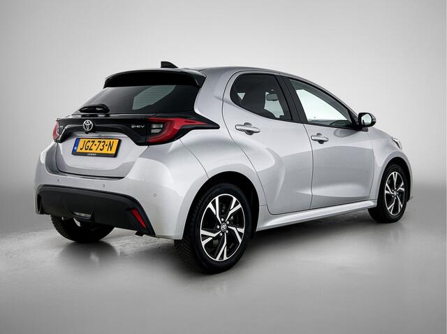 Toyota YARIS 1.5 Hybrid 115 Dynamic | Parkeersensoren V+A | Blindspot | Stuur-Stoelverwarming |