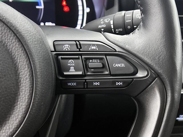 Toyota YARIS 1.5 Hybrid 115 Dynamic | Parkeersensoren V+A | Blindspot | Stuur-Stoelverwarming |