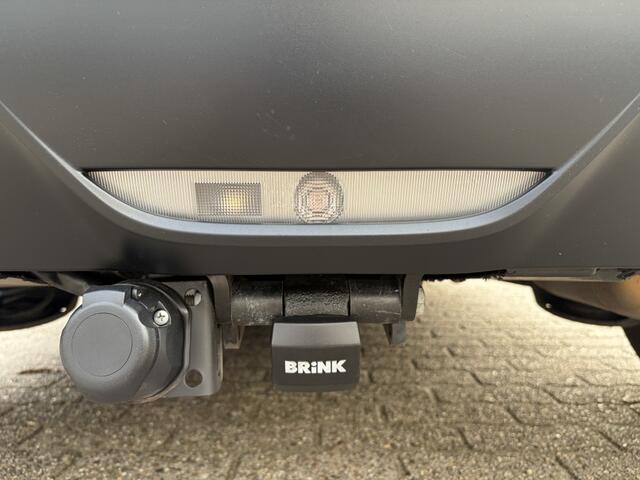 Toyota YARIS 1.5 Hyb. Style | trekhaak | NAV | Stoelverwarming