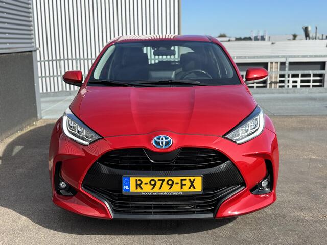 Toyota YARIS 1.5 Hybrid Dynamic Nieuw geleverd, Dealeronderhouden, Smart Key, Lichtmetalen velgen, LED, Achteruitrijcamera, Apple Carplay en/of Android auto navigatie.