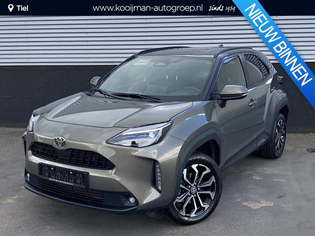 Toyota YARIS Cross 1.5 Hybrid 115 First Edition Stoel- & stuurwiel verwarming, parkeersensoren v&a, navigatie Apple CarPlay/Android Auto, achteruitrij camera