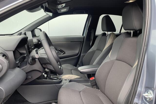 Toyota YARIS Cross 1.5 Hybrid 130 Executive | JBL Audio | Stuur en Stoelverwarming | Heads-Up Display | Parkeersensoren v&a | Elektrische Achterklep | Dodehoek Assistent |