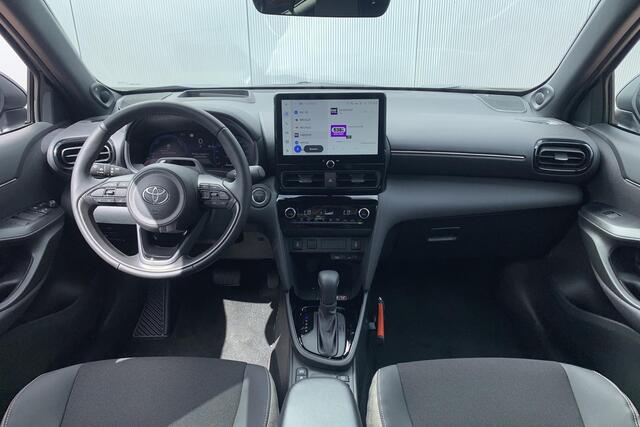 Toyota YARIS Cross 1.5 Hybrid 130 Executive | JBL Audio | Stuur en Stoelverwarming | Heads-Up Display | Parkeersensoren v&a | Elektrische Achterklep | Dodehoek Assistent |