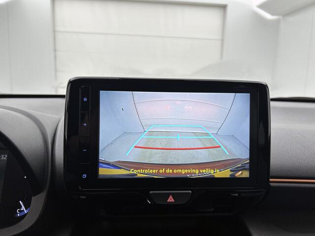Toyota YARIS Cross 1.5 Hybrid Dynamic Bi-tone | Navigatie | PDC | BLS | Stuur-Stoelverwarming |