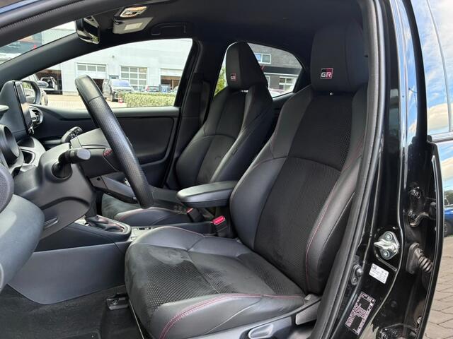 Toyota YARIS 1.5 Hybrid GR Sport | Stoelverwarming | Camera | Carplay |
