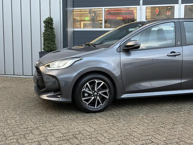 Toyota YARIS 1.5-l-VVT-i Hybrid CVT Luxe | LED | Parkeer sensoren | Camera | Dodehoek |
