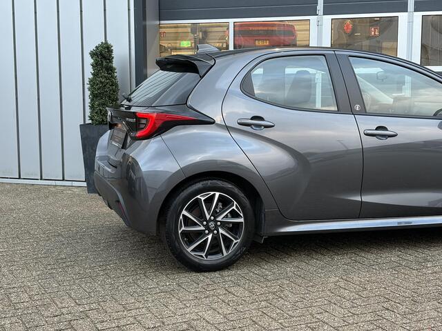 Toyota YARIS 1.5-l-VVT-i Hybrid CVT Luxe | LED | Parkeer sensoren | Camera | Dodehoek |