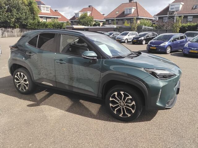 Toyota YARIS Cross 1.5 Hybrid 130 Style Edition Forest green/blindspot/