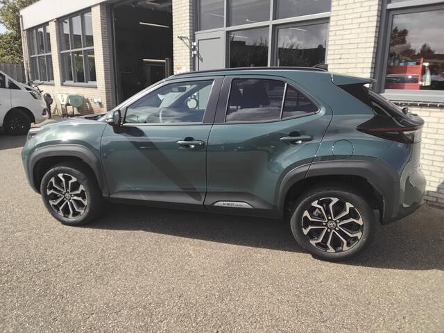 Toyota YARIS Cross 1.5 Hybrid 130 Style Edition Forest green/blindspot/