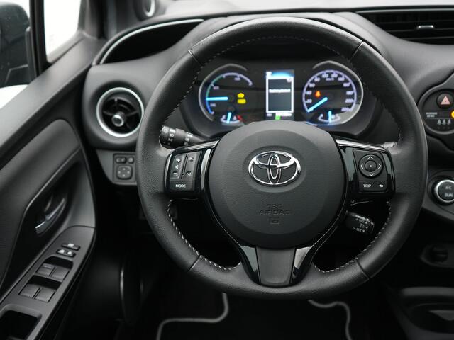 Toyota YARIS Executive | Dealer Onderhouden | Panorama dak| Navigatie |