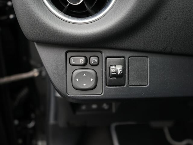 Toyota YARIS Executive | Dealer Onderhouden | Panorama dak| Navigatie |