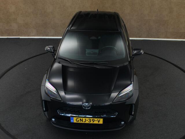 Toyota YARIS Cross 1.5 Hybrid 130 Executive - 17 INCH LICHT METALEN VELGEN MET MICHELIN CROSS CLIMATE BANDEN - NAVIGATIE - PARKEERSENSOREN VOOR/ ACHTER - CLIMATE CONTROL - CAMERA - VOORSTOELEN VERWARMD - KEYLESS ENTRY/ START - DODEHOEK DETECTIE - DRAADLOZE TELEFOONLADER - STUUR/ VOORRUIT VERWARMD
