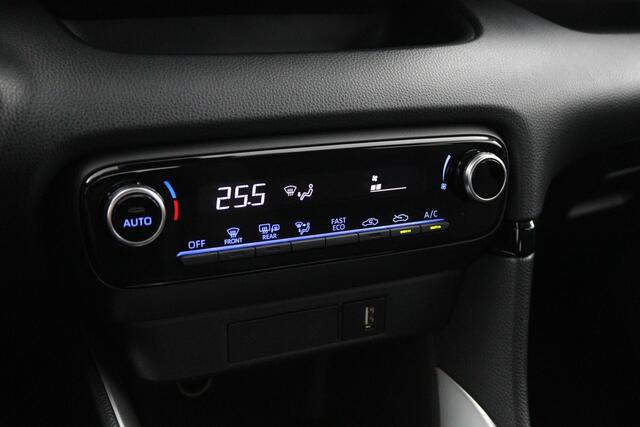 Toyota YARIS 1.5 Hybrid Dynamic | Navigatie | Keyless | Parkeercamera |
