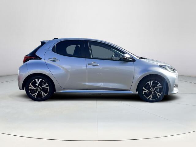 Toyota YARIS 1.5 Hybrid 115 Dynamic | Parkeersensoren | Dode hoek waarschuwing | Stoelverwarming | LED koplampen |