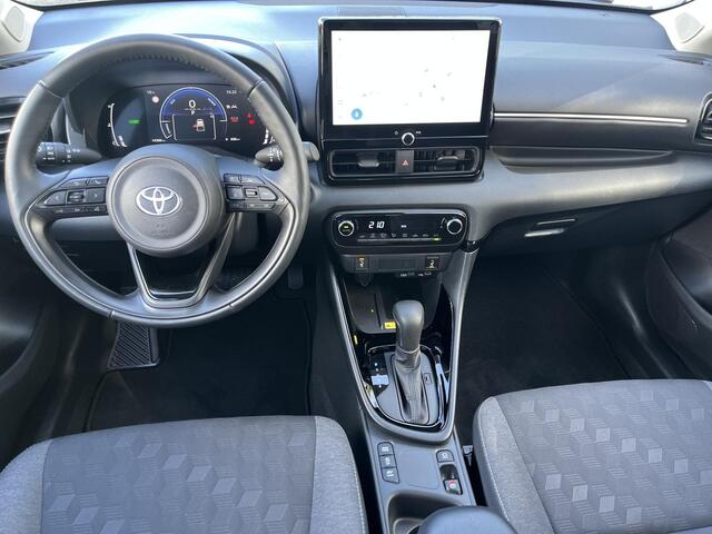 Toyota YARIS 1.5 Hybrid 115 Dynamic | Parkeersensoren | Dode hoek waarschuwing | Stoelverwarming | LED koplampen |