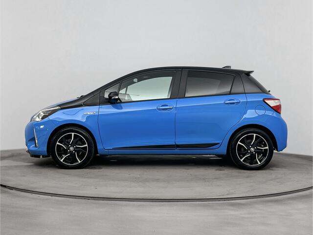 Toyota YARIS 1.5 Hybrid Bi-Tone | Panoramadak | Keyless Entry/Start | Parkeercamera |
