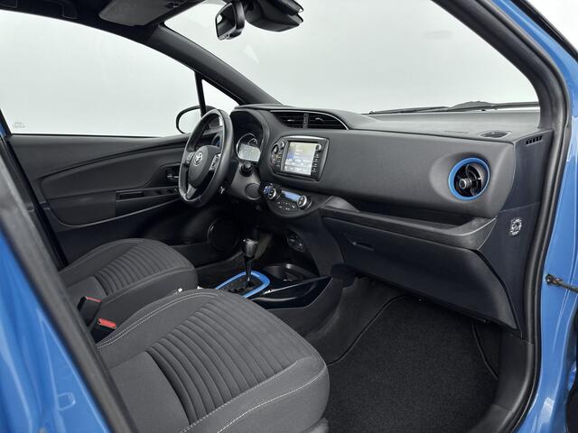 Toyota YARIS 1.5 Hybrid Bi-Tone | Panoramadak | Keyless Entry/Start | Parkeercamera |