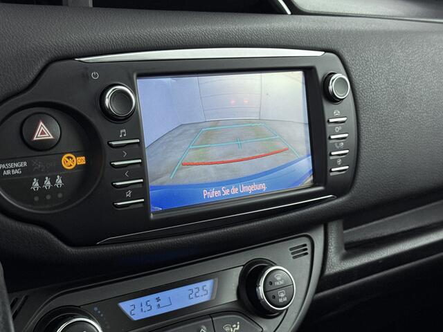 Toyota YARIS 1.5 Hybrid Bi-Tone | Panoramadak | Keyless Entry/Start | Parkeercamera |