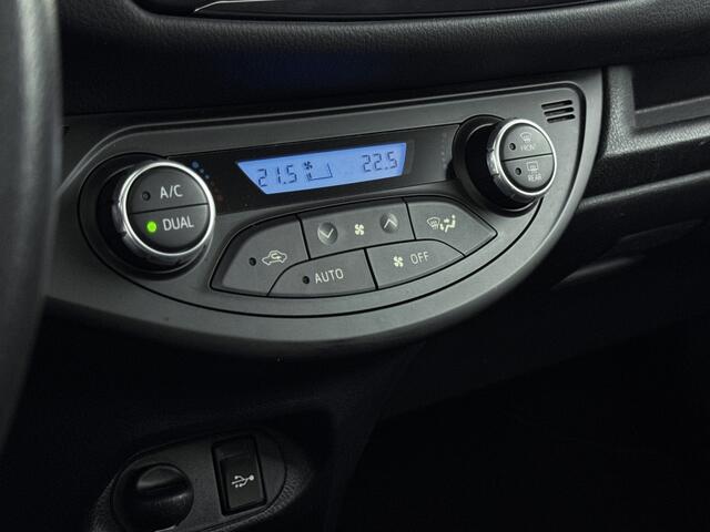 Toyota YARIS 1.5 Hybrid Bi-Tone | Panoramadak | Keyless Entry/Start | Parkeercamera |
