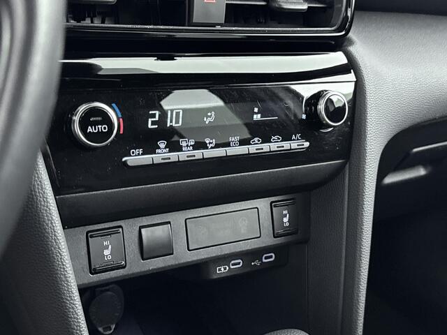 Toyota YARIS Cross 1.5 Hybrid 130 First Edition | Stuur-Stoelverwarming | 17" Lichtmetalen velgen |