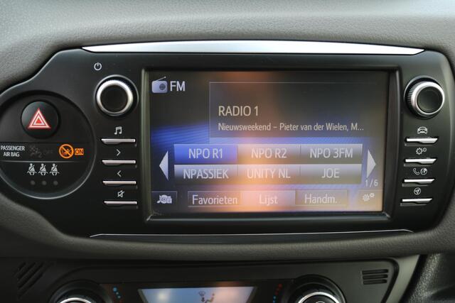 Toyota YARIS 1.5 VVT-i Aspiration Navigatie, Cruise controle, Achteruitrijcamera