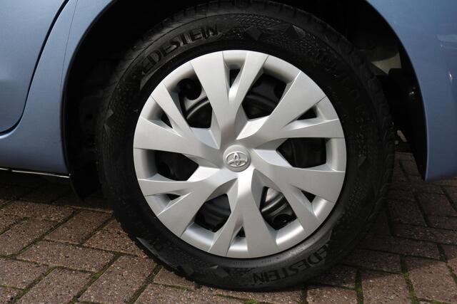 Toyota YARIS 1.5 VVT-i Aspiration Navigatie, Cruise controle, Achteruitrijcamera