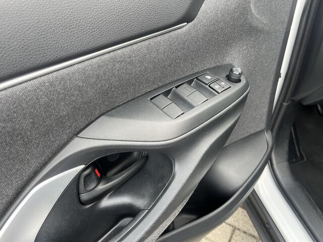 Toyota YARIS Cross 1.5 VVT-I First Edition All-in prijs | Apple car play | Trekhaak