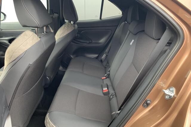 Toyota YARIS Cross 1.5 Hybrid 130 Executive / Premium Pack / Head-Up / Stoel- en Stuurverwarming / Direct Leverbaar!