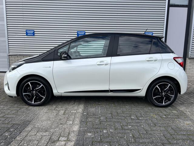 Toyota YARIS 1.5 Hybrid Bi-Tone Automaat | 16" Lichtmetalen Velgen | Climate Control | Elek. Raambediening