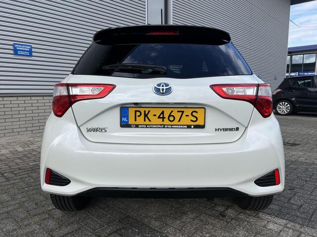 Toyota YARIS 1.5 Hybrid Bi-Tone Automaat | 16" Lichtmetalen Velgen | Climate Control | Elek. Raambediening