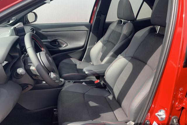 Toyota YARIS Cross 1.5 Hybrid 130 GR Sport / GR Sport Plus / Direct Leverbaar / Nu met €2.500 inruil premie!