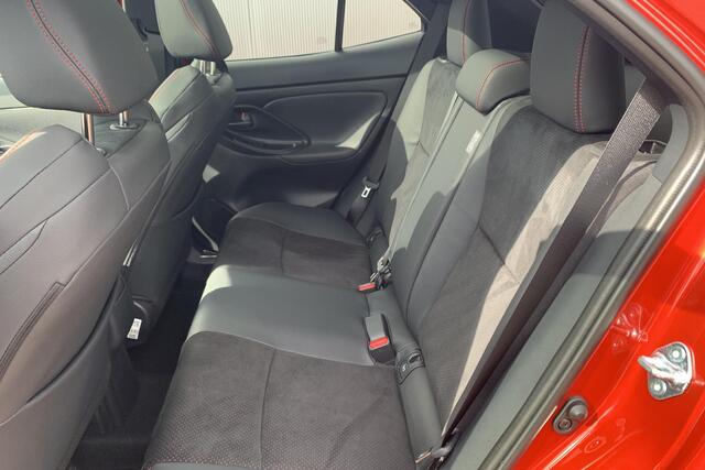 Toyota YARIS Cross 1.5 Hybrid 130 GR Sport / GR Sport Plus / Direct Leverbaar / Nu met €2.500 inruil premie!